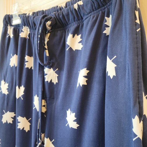Frank & Bailey Maple Leaf PJ's - Picture 3 of 7